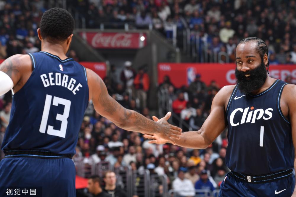 都备受瞩目 都备受瞩目