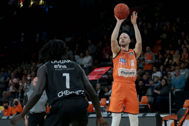 手对战时 手对战时