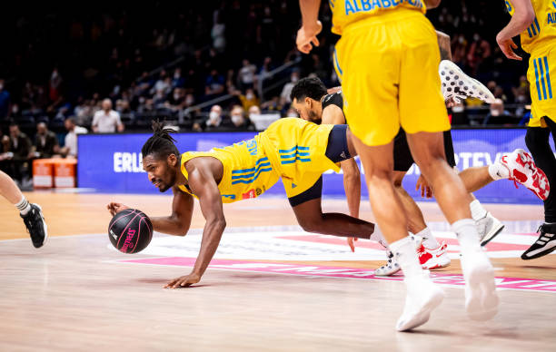 最终凭借两 最终凭借两