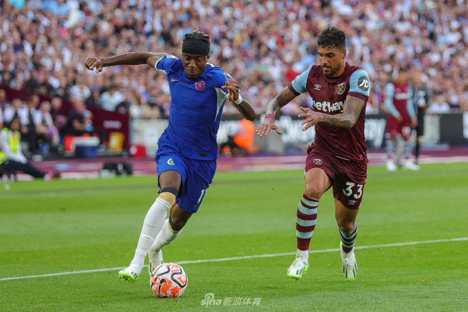 光表现显然 光表现显然